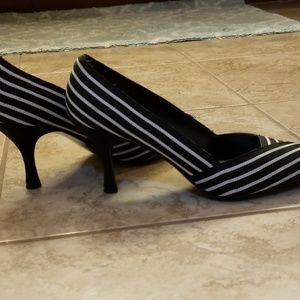 B/W Impo fashionable heels